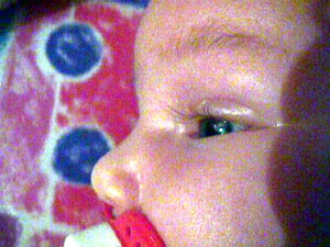 Close-up sur Maude et ses petits yeux bleus