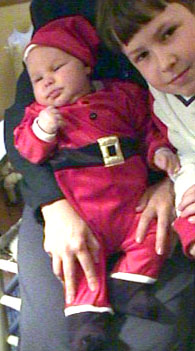 Maude d&eacute;guis&eacute;e en p&egrave;re No&euml;l